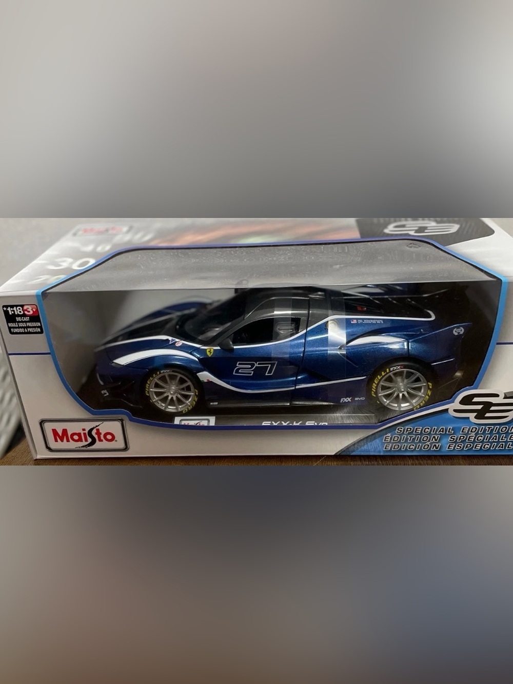 MAISTO SPECIAL EDITION BLUE 1/18 FXX-K EVO